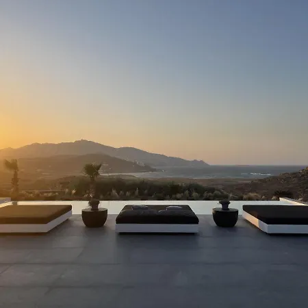 Black And White - Mykonos * Ftelia (Mykonos)