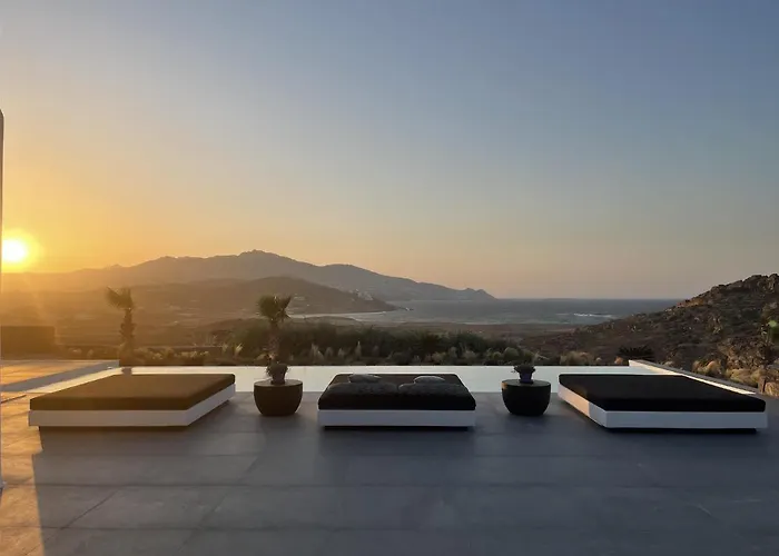 Black And White - Mykonos * Ftelia (Mykonos)