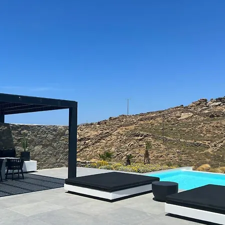 Black And White - Mykonos