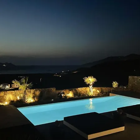 Black And White - Mykonos * Ftelia (Mykonos)