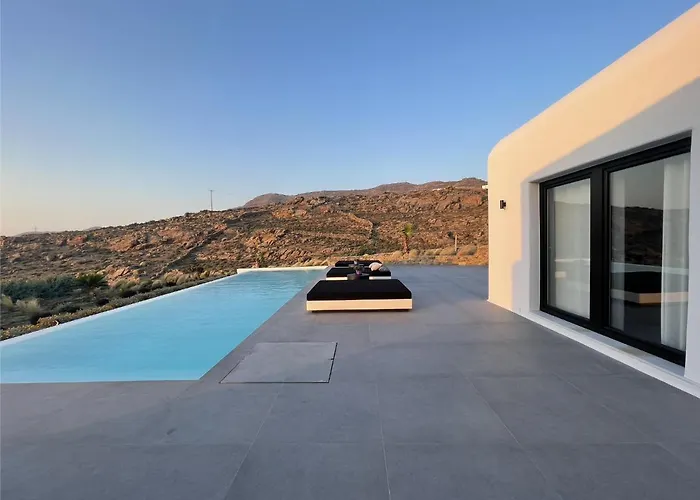 Black And White - Mykonos *