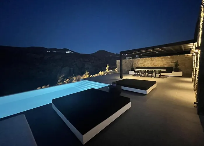 Black And White - Mykonos Villa *