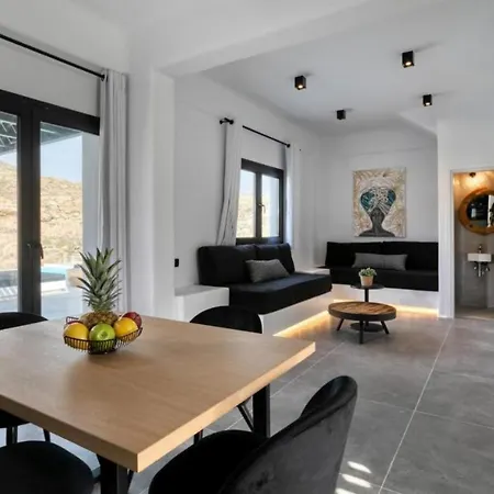 Black And White - Mykonos Villa *