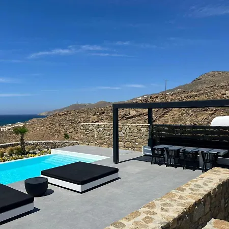 Black And White - Mykonos Villa Fteliá