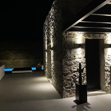 Black And White Ftelia - Mykonos Βίλα