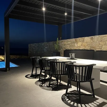 Black And White - Mykonos Villa Fteliá