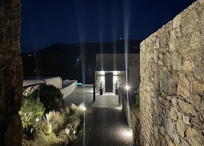 Black And White - Mykonos