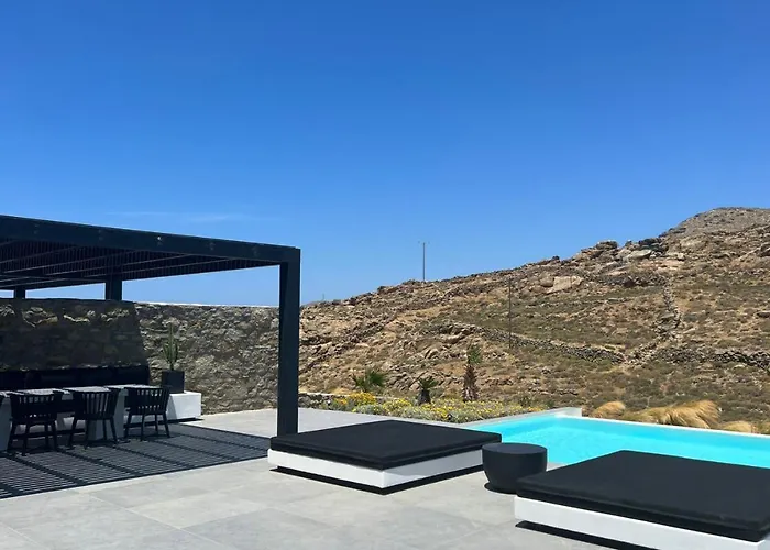 Black And White - Mykonos