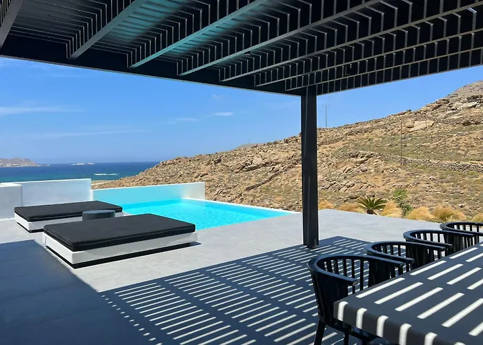 Black And White - Mykonos Villa